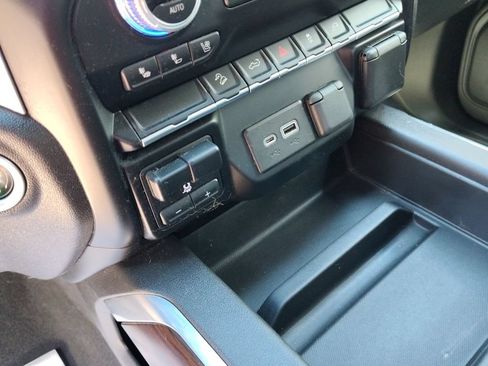 Used 2022 GMC Sierra 1500 SLT w/ SLT Premium Package AWD/4WD image 41