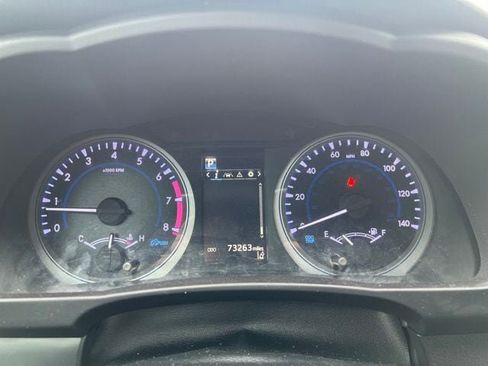 Used 2019 Toyota Highlander LE AWD/4WD image 25