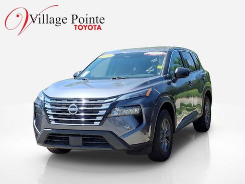 Used 2024 Nissan Rogue S AWD/4WD image 1