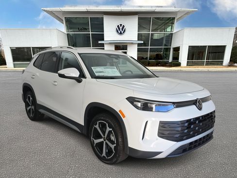 New 2026 Volkswagen Tiguan SE image 1