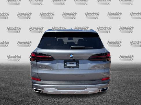 Used 2026 BMW X5 sDrive40i image 9