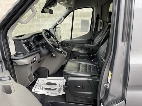 Used 2023 Ford Transit 350 XLT image 24