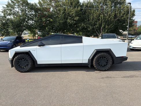 Used 2024 Tesla Cybertruck Cyberbeast AWD/4WD image 4
