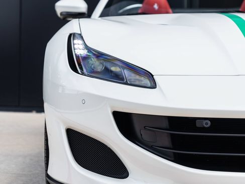 Used 2020 Ferrari Portofino RWD image 26