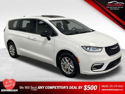 New 2026 Chrysler Pacifica Select