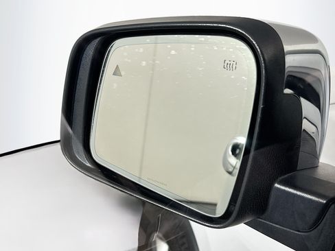 Used 2016 Jeep Grand Cherokee Limited RWD image 16