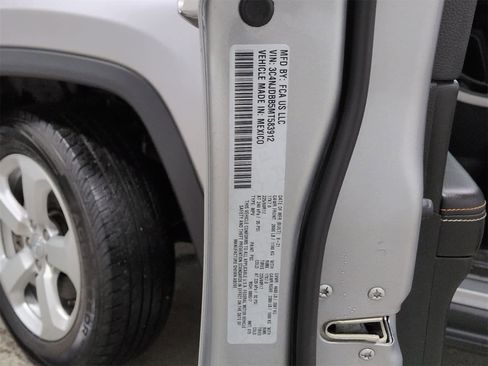 Certified 2021 Jeep Compass Latitude w/ Convenience Group image 35