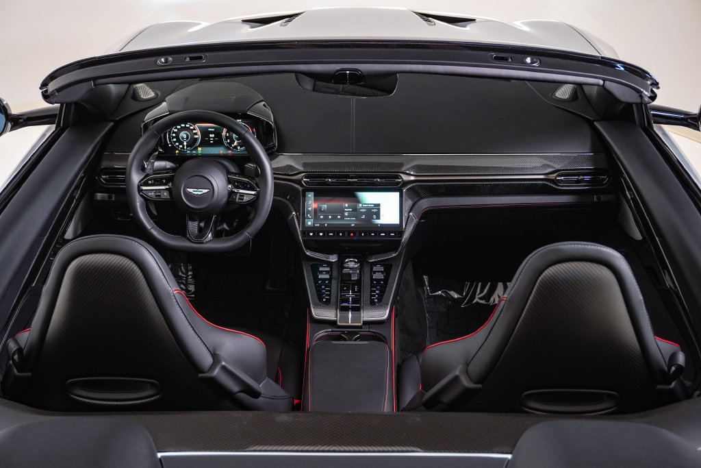Used 2026 Aston Martin Vanquish Convertible RWD image 22