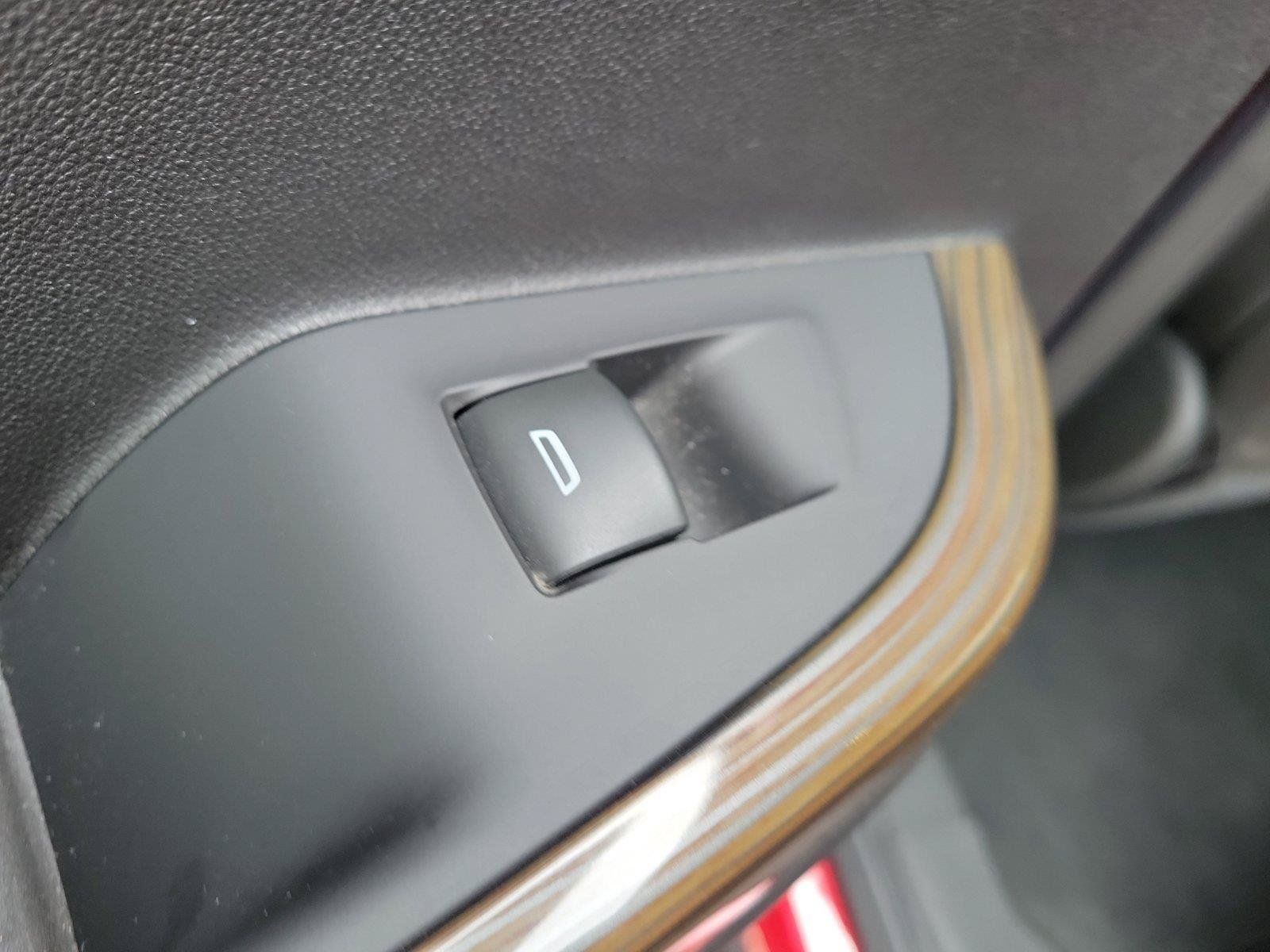 Used 2023 GMC Acadia SLE w/ Driver Convenience Package FWD image 15