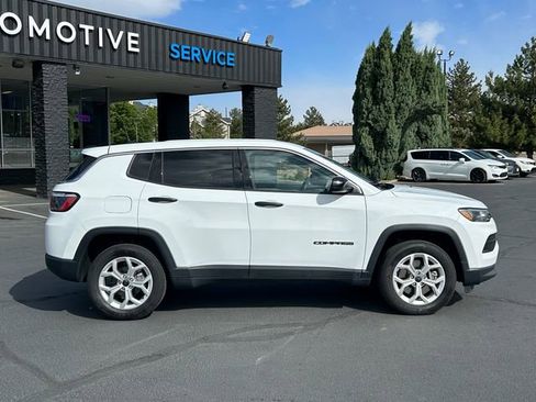 Used 2025 Jeep Compass Sport AWD/4WD image 2