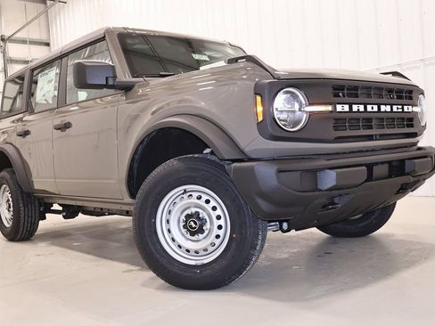 New 2026 Ford Bronco 4-Door AWD/4WD image 29