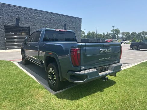 Used 2025 GMC Sierra 2500 Denali Ultimate AWD/4WD image 2