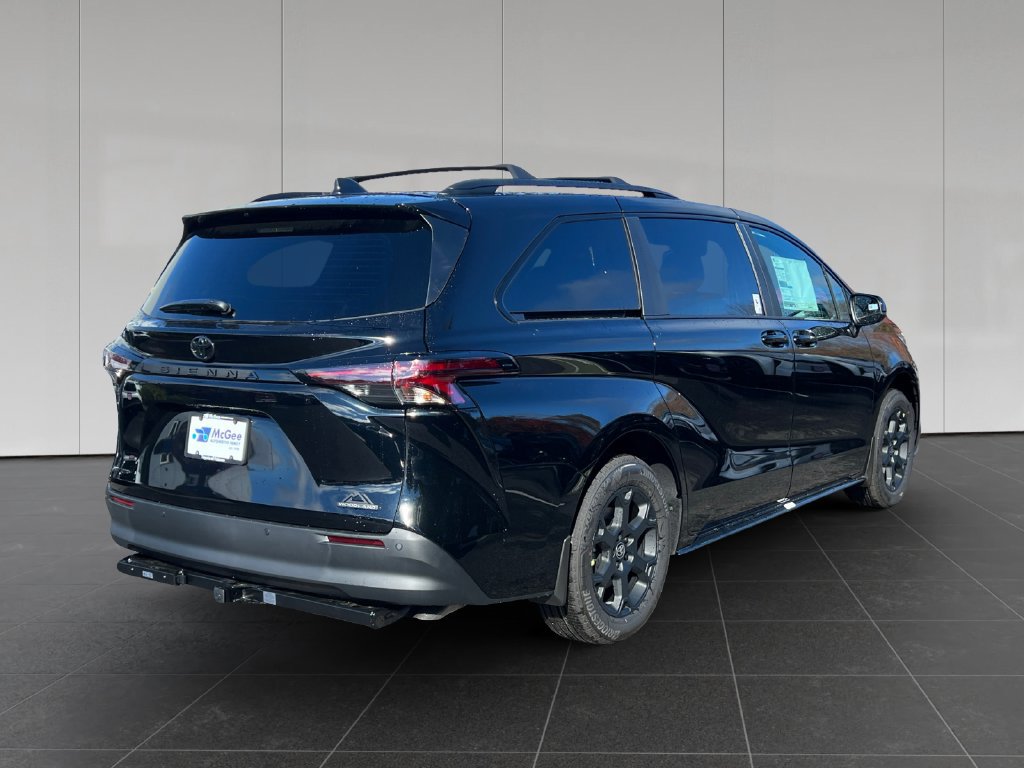 New 2026 Toyota Sienna XLE Woodland Edition AWD/4WD image 6