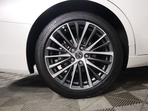 Certified 2025 Lexus ES 300h w/ Premium Package image 33