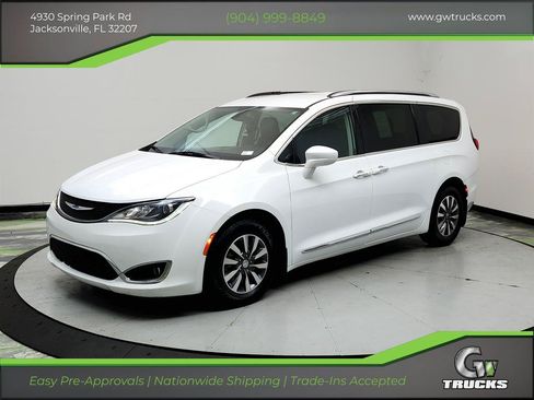 Used 2020 Chrysler Pacifica Touring-L Plus FWD image 1