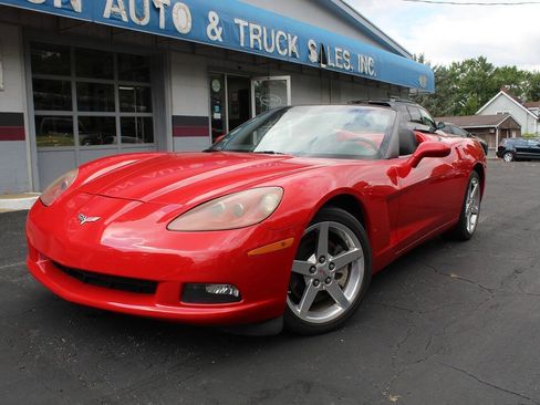 Used 2005 Chevrolet Corvette Convertible w/ Preferred Equipment Group RWD image 2