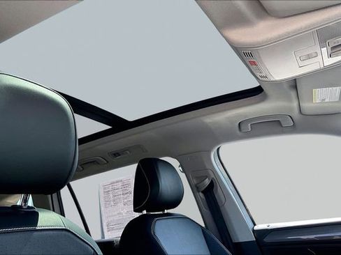 Used 2024 Volkswagen Tiguan SE w/ Panoramic Sunroof Package AWD/4WD image 27