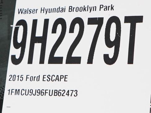 Used 2015 Ford Escape Titanium w/ Equipment Group 301A AWD/4WD image 33