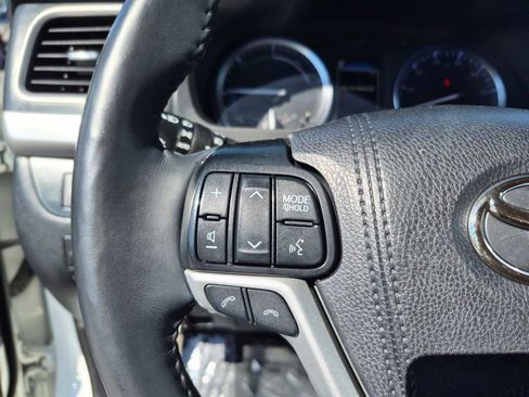 Used 2019 Toyota Highlander Limited Platinum image 13