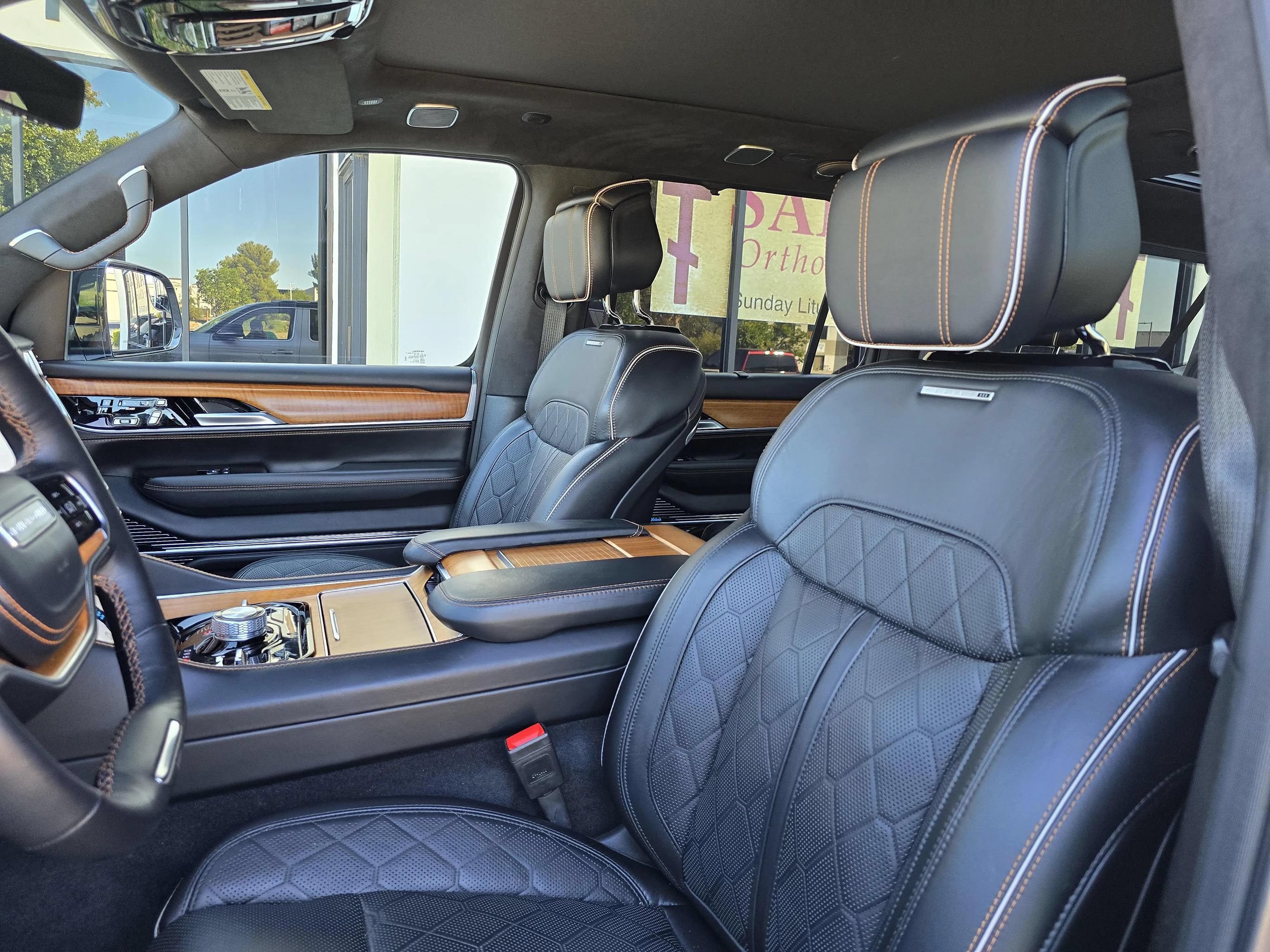 Used 2024 Jeep Grand Wagoneer L Series III AWD/4WD image 77