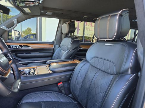 Used 2024 Jeep Grand Wagoneer L Series III image 77