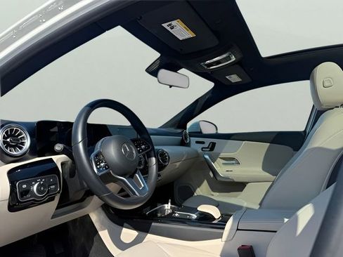 Used 2022 Mercedes-Benz A 220 4MATIC image 15