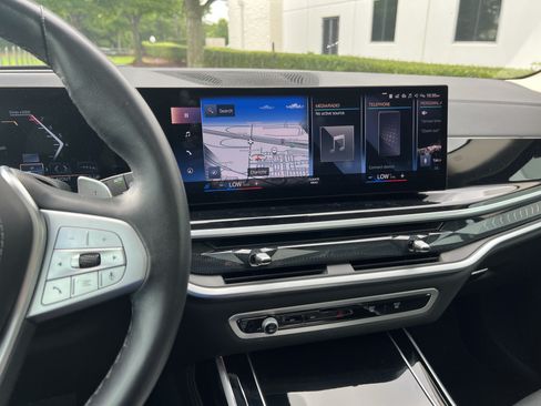 Used 2023 BMW X7 xDrive40i w/ Premium Package AWD/4WD image 32