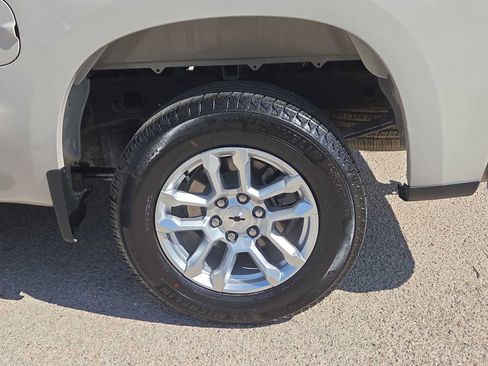 Used 2026 Chevrolet Silverado 1500 Custom RWD image 12