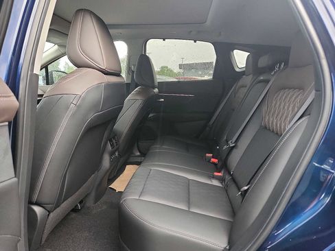 New 2025 Nissan Murano Platinum image 8