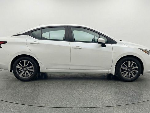 Used 2025 Nissan Versa SV FWD image 11