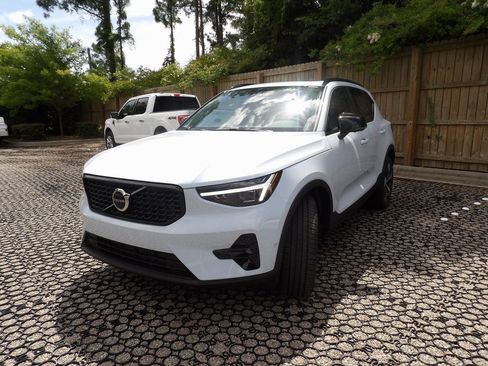 New 2026 Volvo XC40 B5 Plus w/ Protection Package Premier image 3