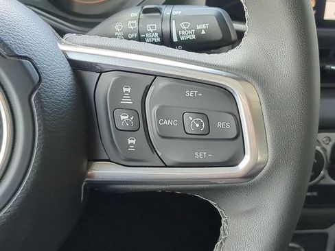 Used 2025 Jeep Wrangler Unlimited Sahara w/ Safety Group AWD/4WD image 28