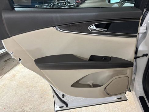 Used 2017 Lincoln MKX Select w/ Select Plus Package image 12