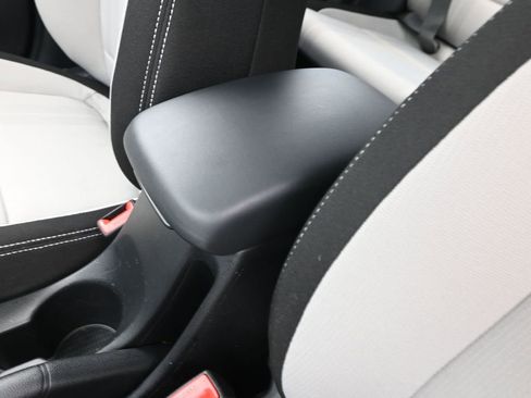 Certified 2026 Hyundai Venue SEL FWD image 16