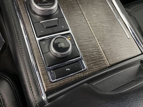 Used 2021 Ford Expedition Limited image 20