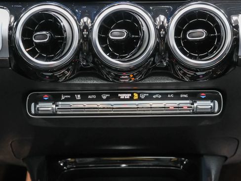 Certified 2023 Mercedes-Benz GLB 250 image 17