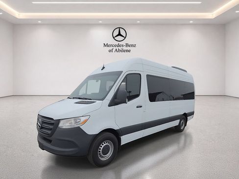 Used 2025 Mercedes-Benz Sprinter 2500 image 2