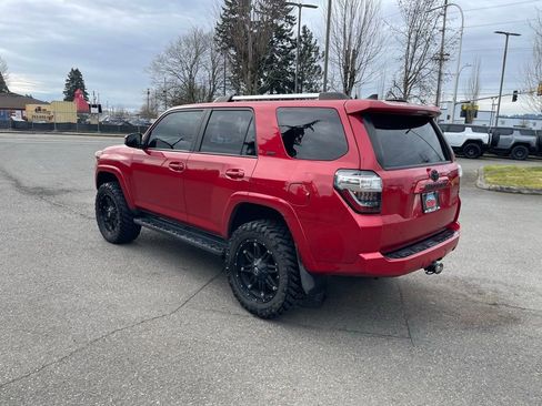 Used 2019 Toyota 4Runner SR5 image 3
