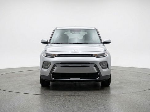 Used 2025 Kia Soul LX w/ LX Technology Package FWD image 1