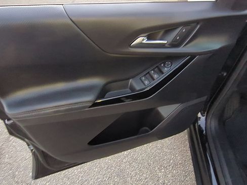 Used 2025 Chevrolet Equinox LT FWD image 22