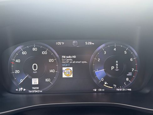 Used 2019 Volvo XC40 T5 R-Design image 10