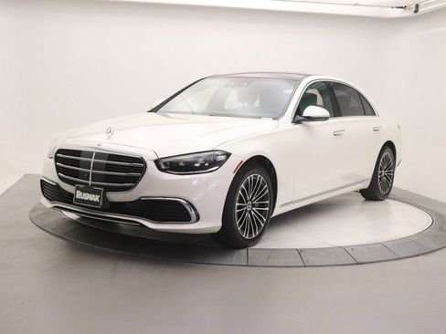 Certified 2022 Mercedes-Benz S 500 4MATIC image 3