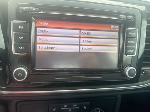 Used 2012 Volkswagen Beetle Launch Edition image 37