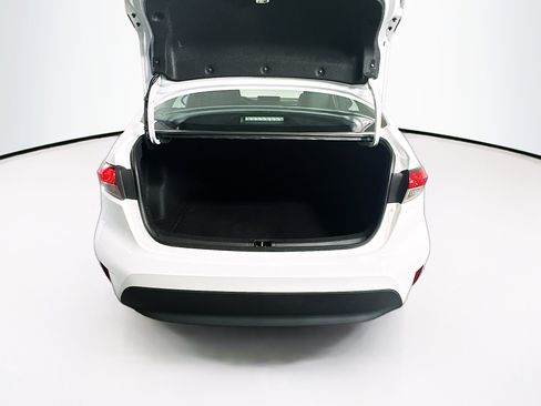 Used 2024 Toyota Corolla LE image 28