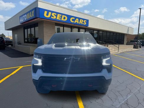 Used 2025 Chevrolet Silverado 1500 LT Trail Boss w/ Convenience Package II AWD/4WD image 3