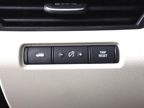 Used 2025 Nissan Altima 2.5 SV FWD image 10