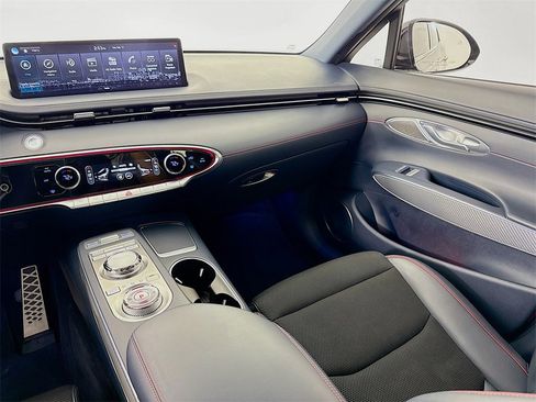 Used 2023 Genesis GV70 2.5T Select w/ Sport Prestige Package image 25