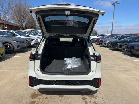 New 2026 Volkswagen Tiguan SE R-Line AWD/4WD image 10