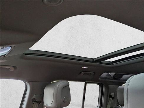 Used 2023 Land Rover Defender 110 X image 16