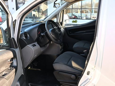 Used 2020 Nissan NV200 SV w/ Back Door Glass Package image 13